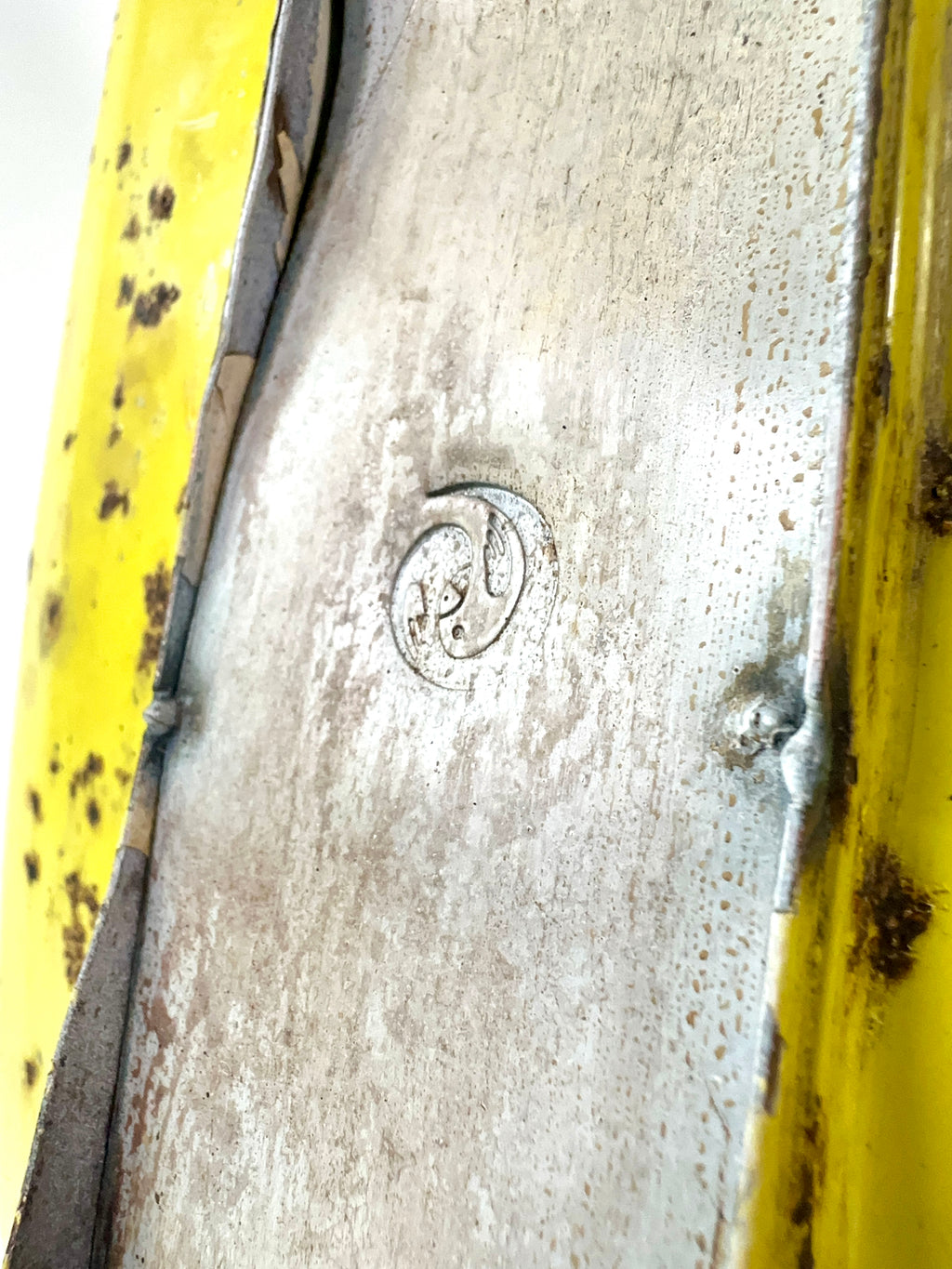 Flavio, Detail Logo
